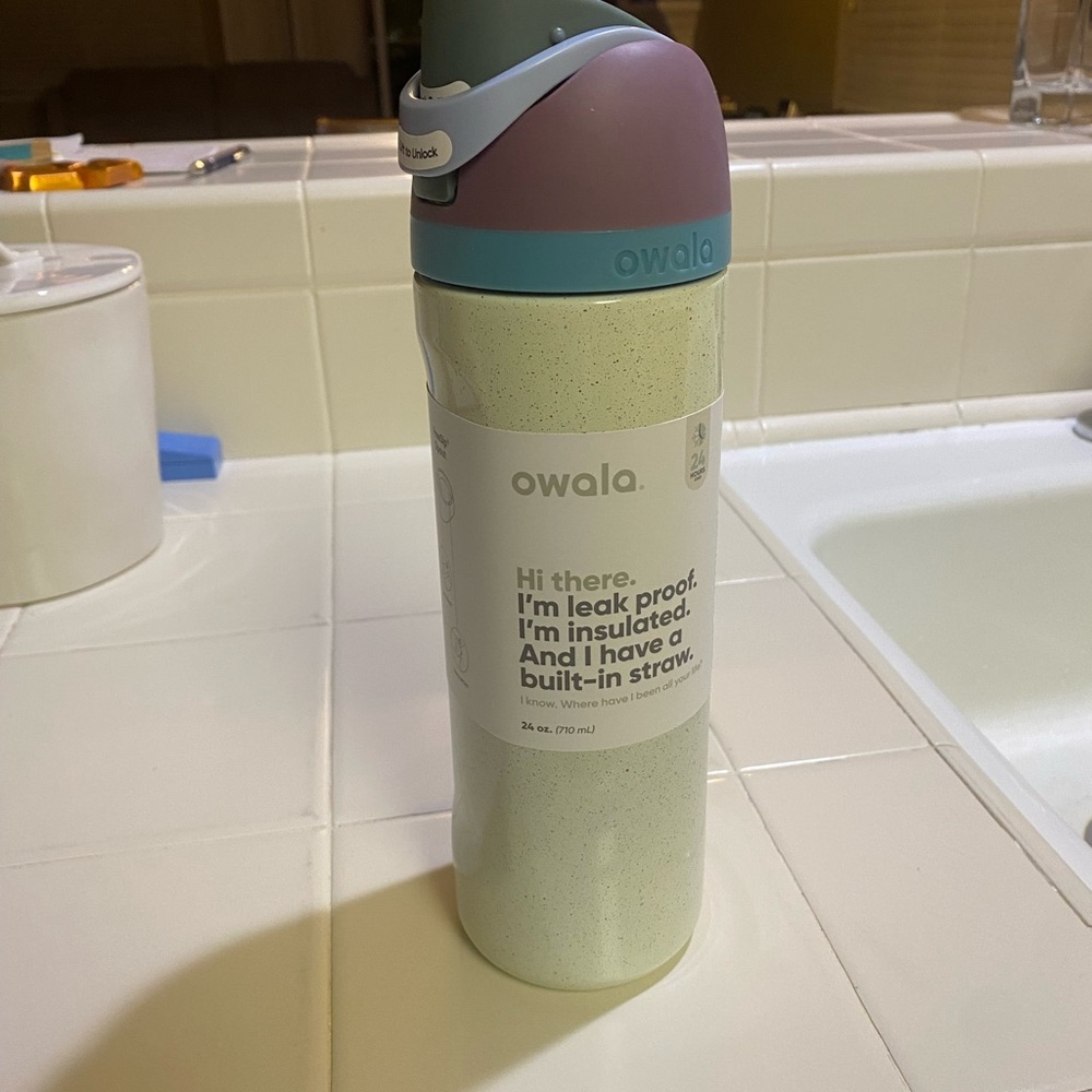 Insulated Owala FreeSip Water Bottle - Purple and Cream